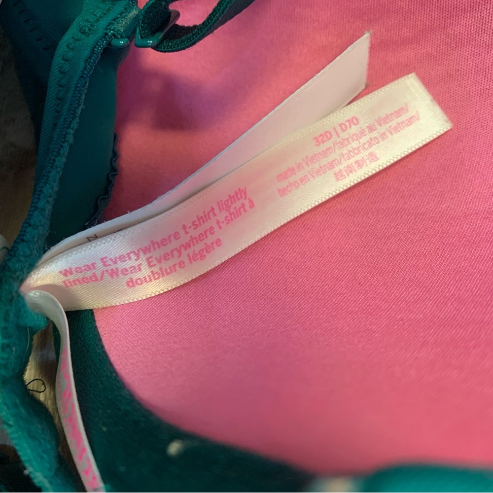 Victoria Secret PINK Bundle 5 T Shirt Variety Bras Wear Everywhere Push Up - Picture 11 of 13